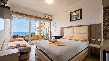 Family Triple Room | Free WiFi