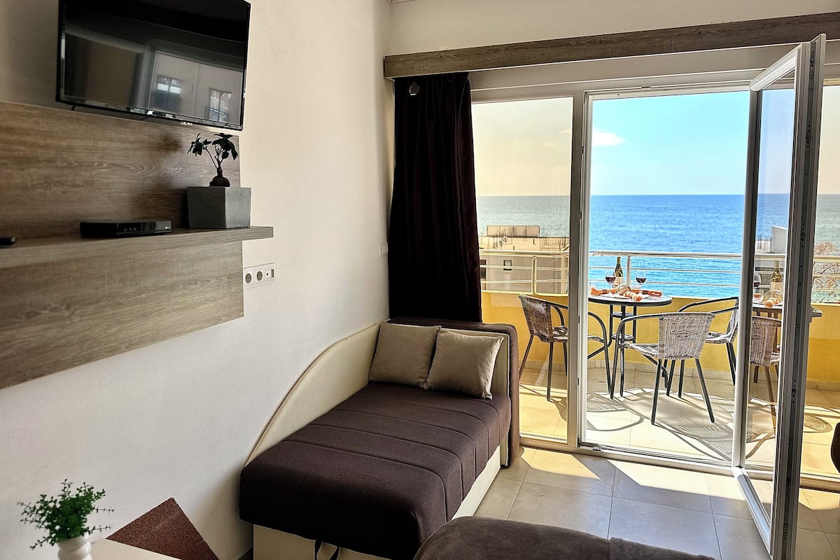 Chambre Confort Double ou avec lits jumeaux, terrasse, vue mer | Wi-Fi gratuit