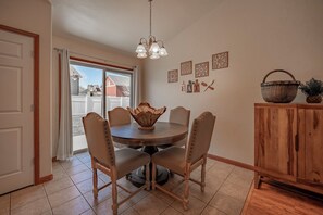 Dining - Nook on Nebula: Your Home Away From Home (Livingston)