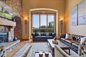 Smart TV, fireplace, video games, table tennis - Private Pool, Pickle/bball, Close to Big Cedar (Hollister)