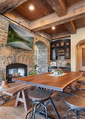 Dining - Private Pool, Pickle/bball, Close to Big Cedar (Hollister)