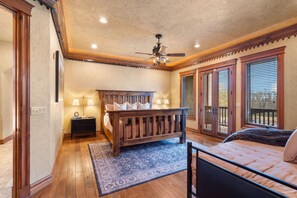 8 bedrooms, desk, iron/ironing board, travel cot