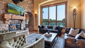 Smart TV, fireplace, video games, table tennis