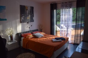 5 bedrooms, iron/ironing board, travel crib, WiFi