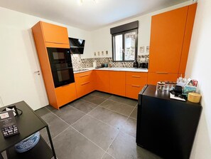 Fridge, microwave, oven, dishwasher