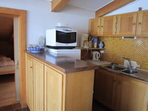 Refrigerador, microondas, parrilla de estufa y lavavajillas 