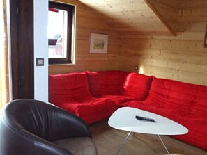 TV - 4-Room Duplex, 8 ppl, comfortable, central street, garage, south-facing (Les Gets)