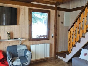 Télévision, chaîne hi-fi