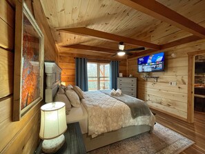 5 bedrooms, desk, iron/ironing board, WiFi