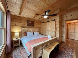 5 Schlafzimmer, Schreibtisch, Bügeleisen/Bügelbrett, WLAN