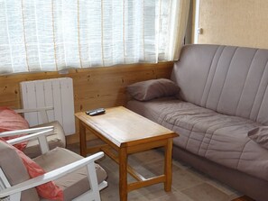 Televisie en een open haard