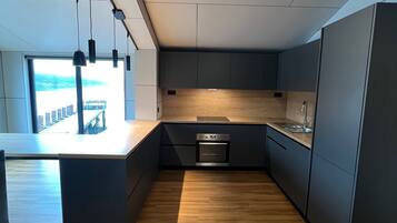 Hytte – deluxe | Spiseområde på rommet