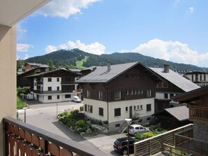 Property grounds - Cozy 2-Room Apartment for 5, South-Facing Balcony, Near Shops and Slopes, Garage Included (Les Gets)