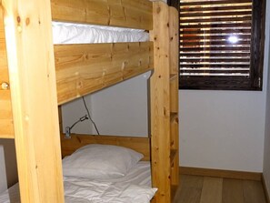 2 bedrooms, free WiFi