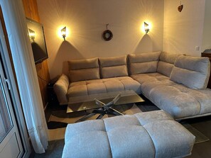 Televisie en een open haard