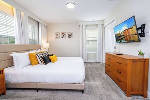 5 habitaciones, escritorio, tabla de planchar con plancha y wifi