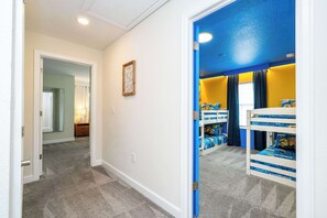 5 bedrooms, desk, iron/ironing board, WiFi