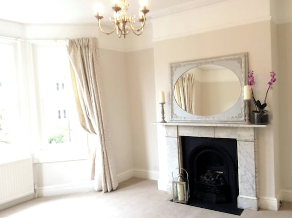 Interior - Beautiful Victorian flat great views of Royal Crescent walking distances to Bath (Bath)