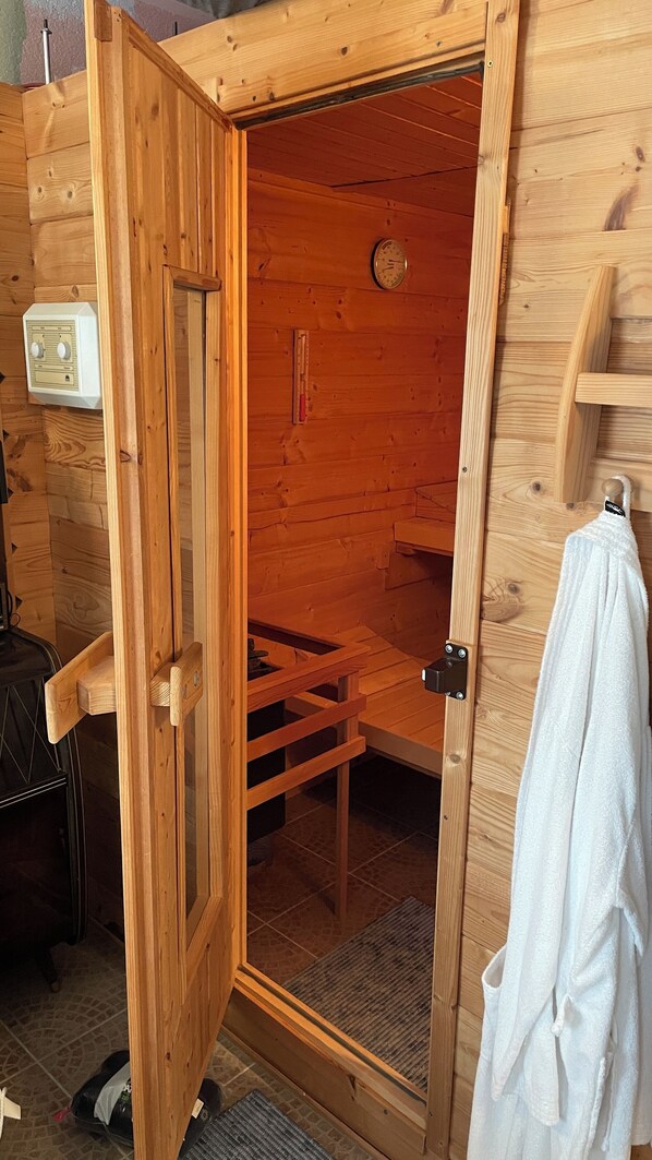 Sauna - The Blue House - from hay barn to vacation apartment - now with SAUNA (Pirmasens)