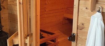 The Blue House - from hay barn to vacation apartment - now with SAUNA