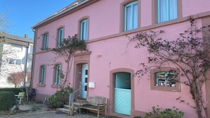 Exterior - The Blue House - from hay barn to vacation apartment - now with SAUNA (Pirmasens)
