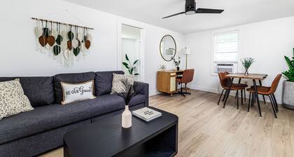 Stylish 1-Bedroom Upper Unit in Historic Downtown Lakeland