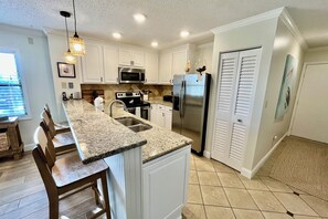Fridge, microwave, oven - FREE DAILY FUN with this beach lovers dream getaway! (Saint Augustine)