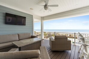 TV, fireplace, foosball, books - Pirates Chest, Ocean Isle Beach (Ocean Isle Beach)