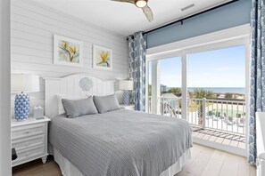 12 chambres, bureau, fer et planche à repasser, lit parapluie