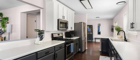 Mikrobølgeovn, ovn, kogeplade, opvaskemaskine