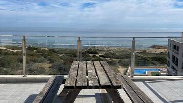 Apartament, 2 dormitoris, fumadors, balcó | Servei de restauració a l'aire lliure