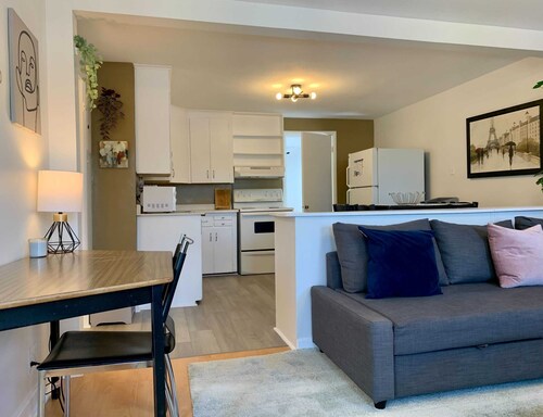 Central Location, Cozy, and Well-Equipped