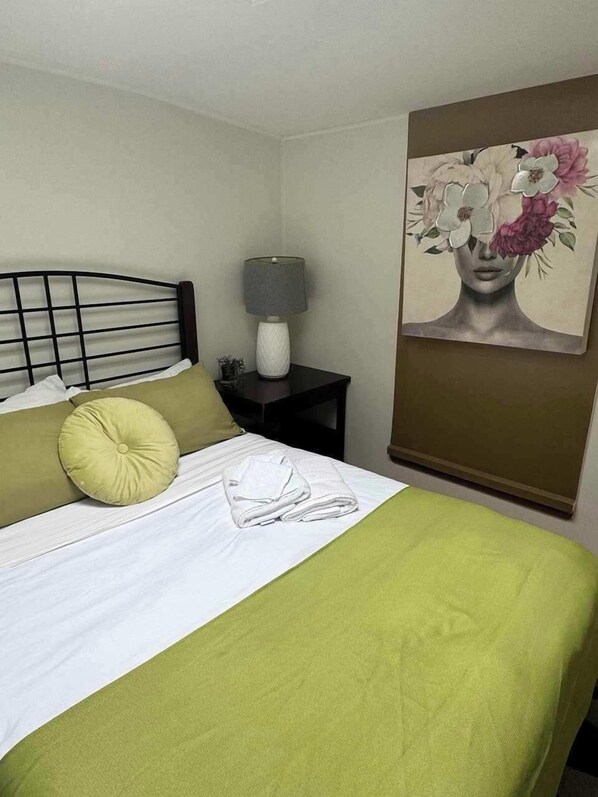 1 bedroom, desk, iron/ironing board, WiFi