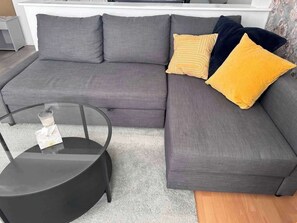 TV, offices - Central Location, Cozy, and Well-Equipped (Halifax)