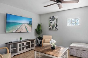 TV, videospill og kontorer