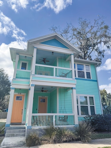 The Orange Blossom Suite, Near UF, Shands, D-town