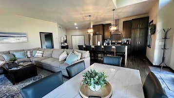 TV, fireplace, offices