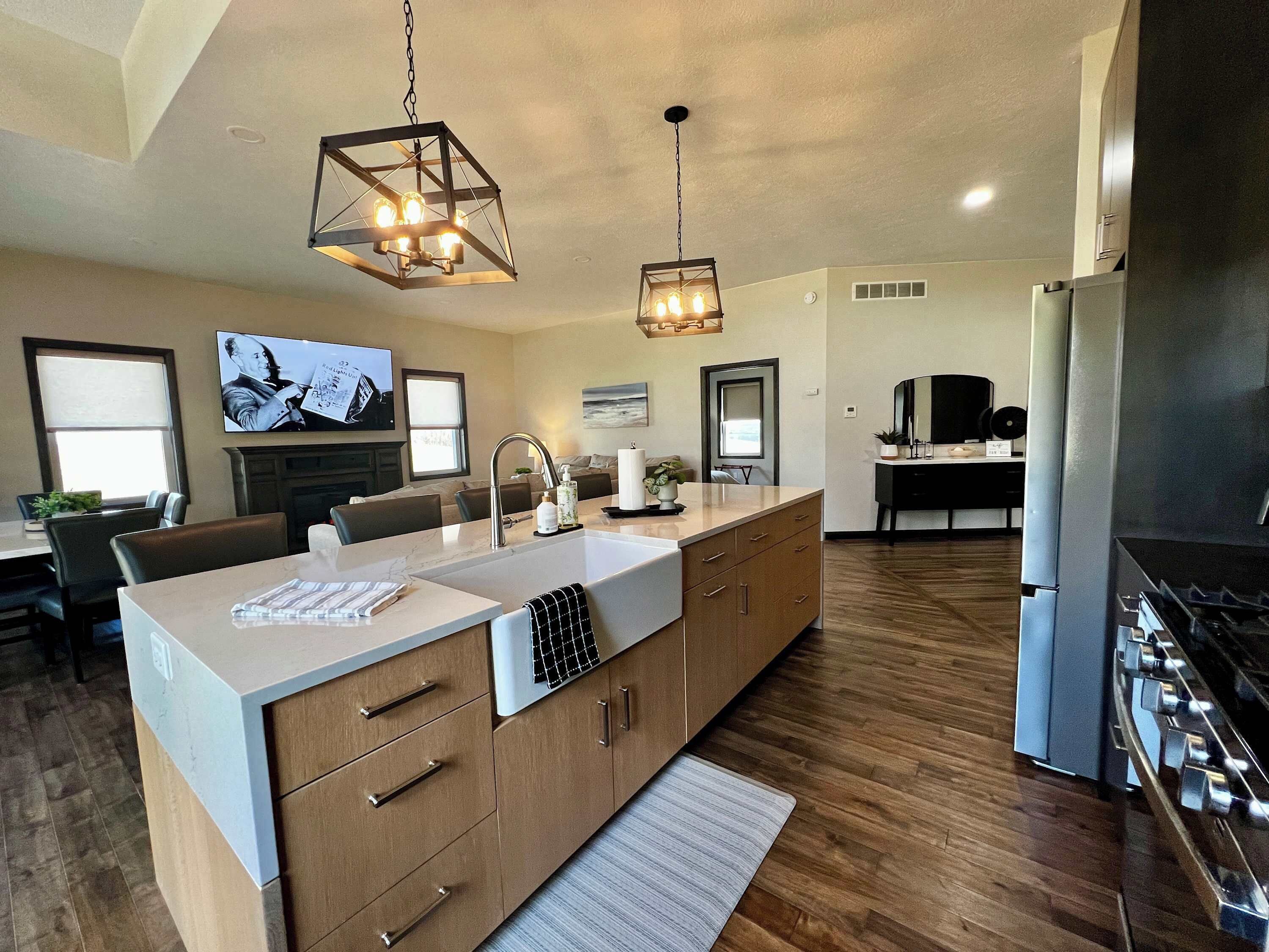 Køleskab, mikrobølgeovn, ovn, kogeplade