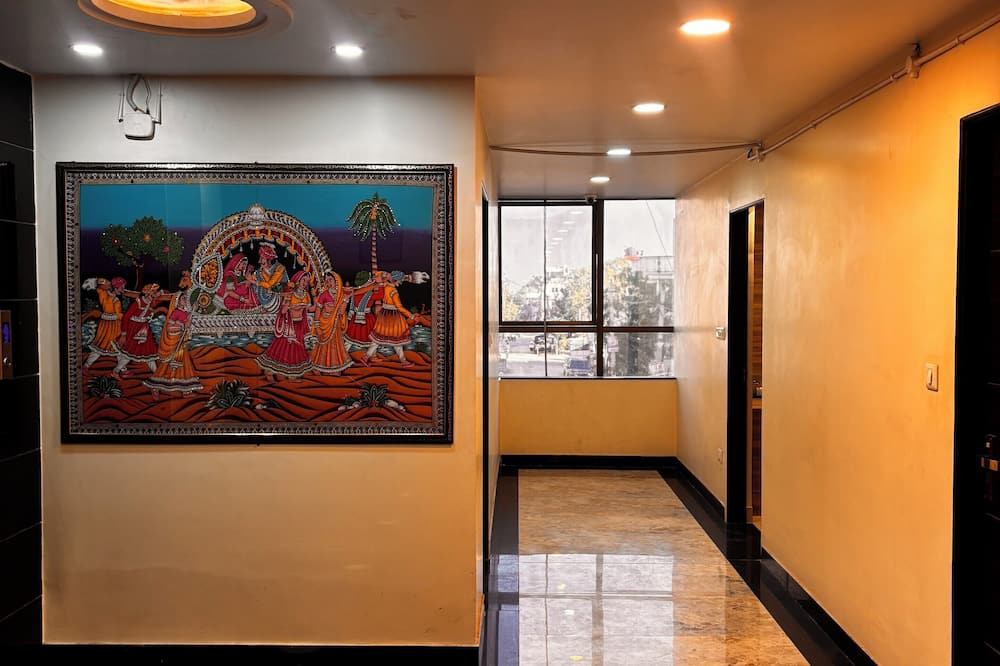 Hotel Gulabi Nagri