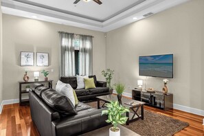 TV, offices - Cozy 4BR Family Villa | Enchanted Garden w/ Olympic length pool (Orlando)