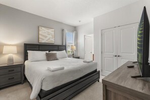 8 soveværelser, skrivebord, strygejern/strygebræt, weekendseng