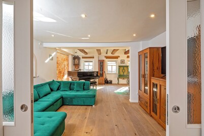 Luxurious Limestone Mansion - 320 sqm - 7 Rooms