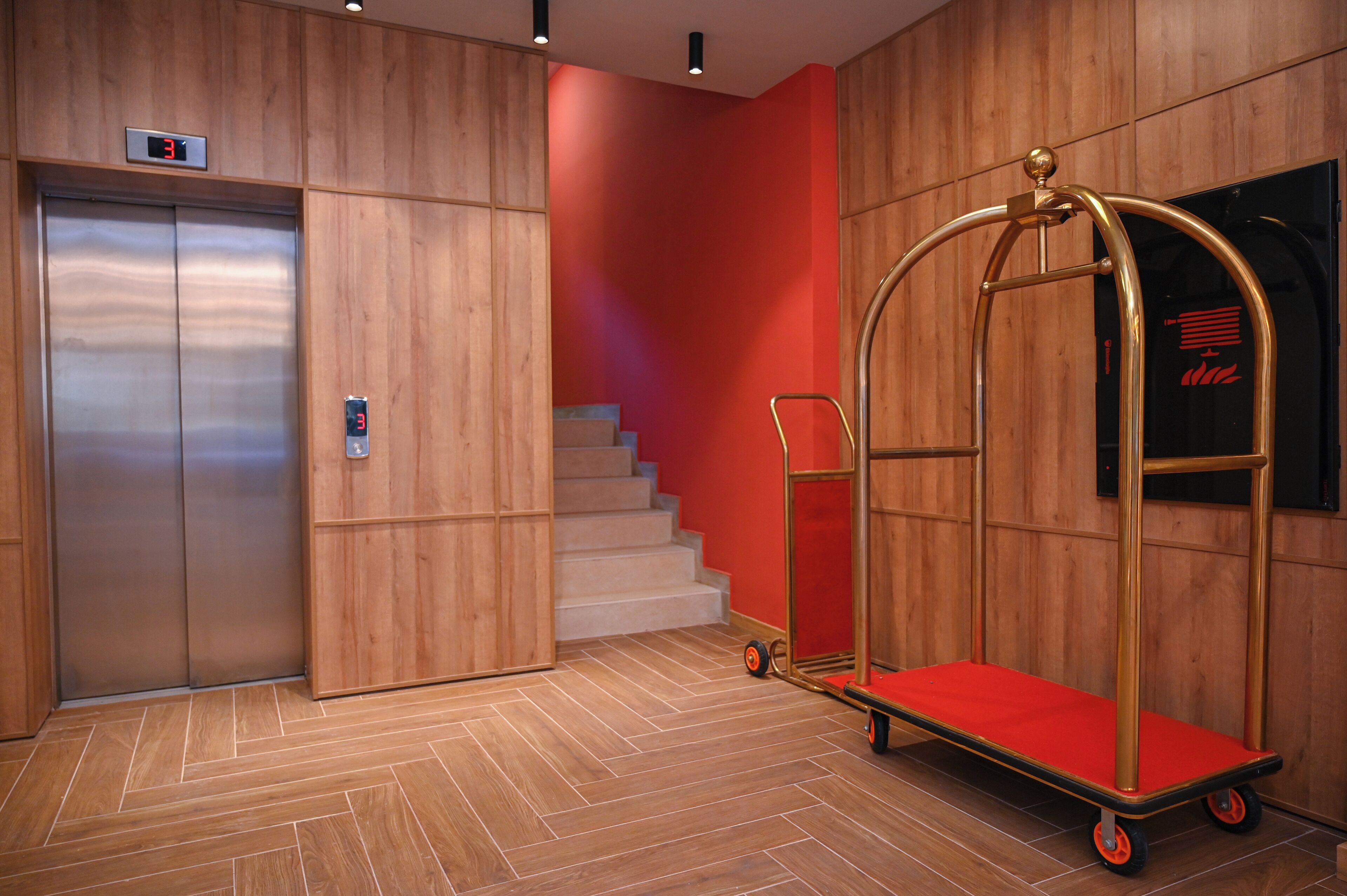 Photo - Landmark Hotel