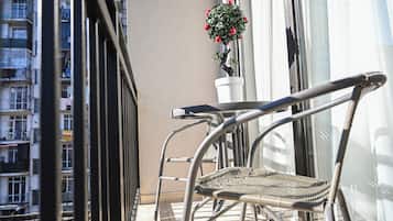 Chambre Standard avec lits jumeaux, balcon, vue ville | Balcon