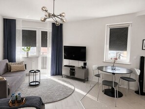 Comfort Apartment, Balcony, City View | 1 bedroom, in-room safe, laptop workspace, blackout drapes - Lothus - by Kairos Apartments (Gliwice)