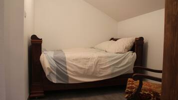 3 室のベッドルーム、アイロン / アイロン台、ベッドシーツ