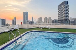Pool - Livbnb-Upgraded 3B with Marina View,Near Promenade (Dubai)