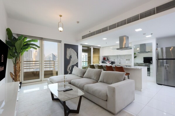 TV - Livbnb-Upgraded 3B with Marina View,Near Promenade (Dubai)