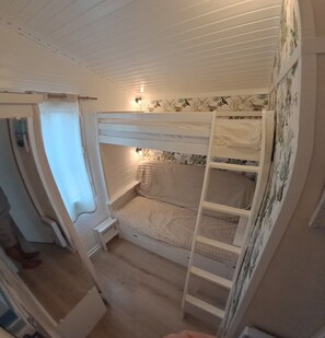2 bedrooms, iron/ironing board