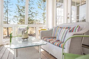 TV, fireplace, stereo